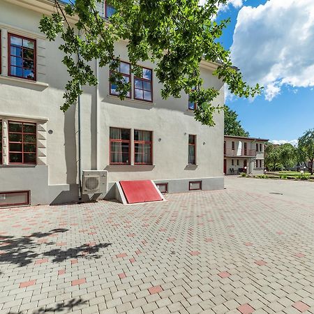 Vabaduse Apartments Пярну Экстерьер фото