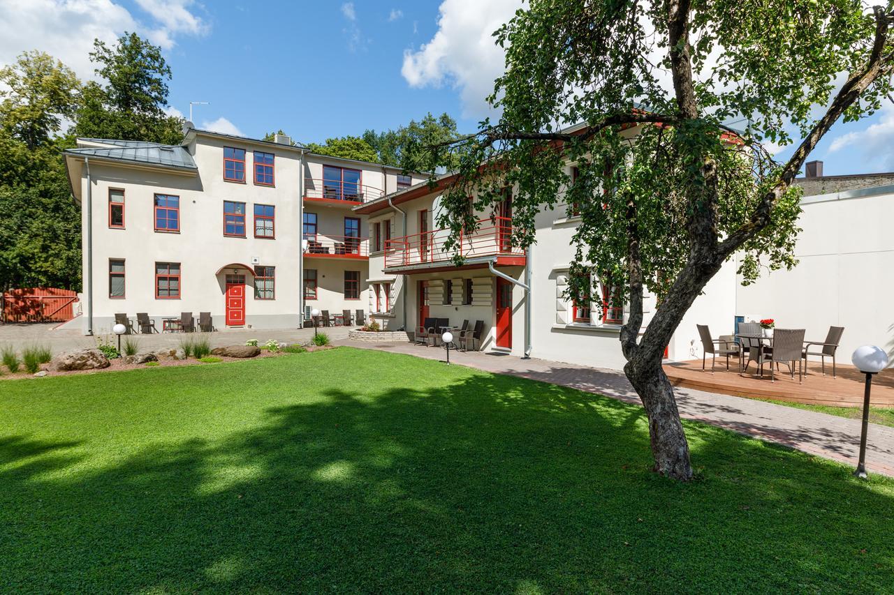 Vabaduse Apartments Пярну Экстерьер фото